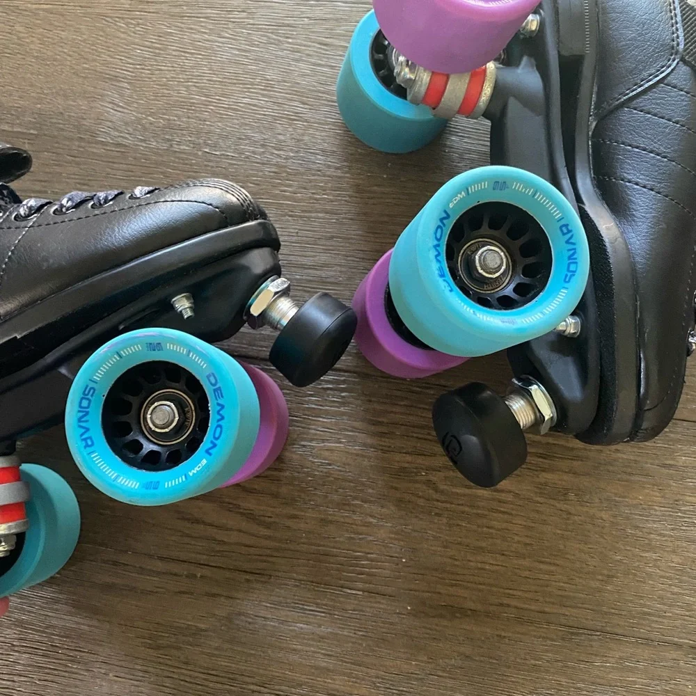 Riedell R3 Demon Roller Skate Set - Picture 7 of 10